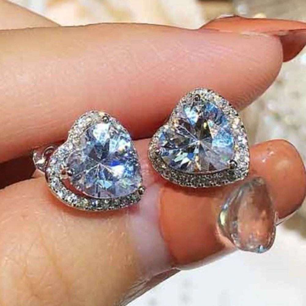 NEW 925 Sterling Silver Diamond Heart Halo Stud Earrings
